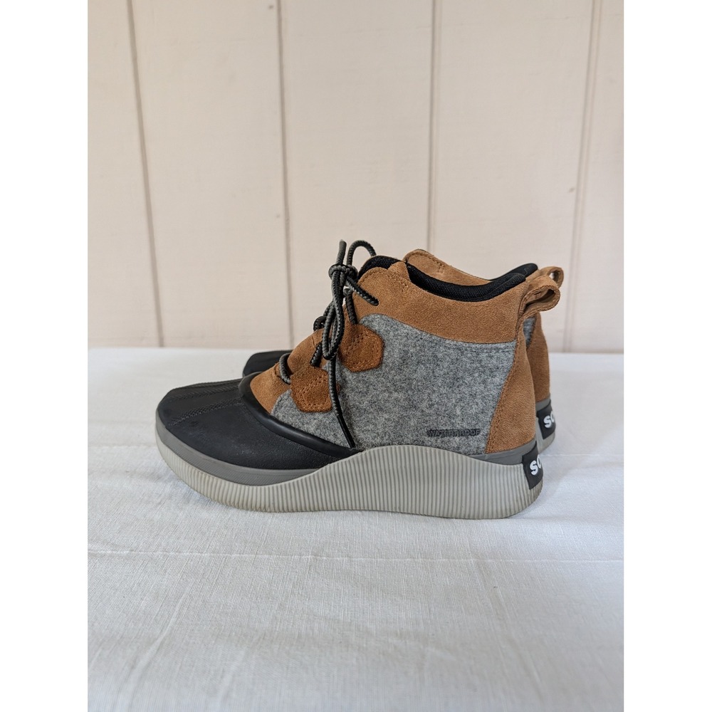 Sorel Out N About III Classic Waterproof Duck Boots Tan Grey Black 2099101244 8 - Picture 8 of 16